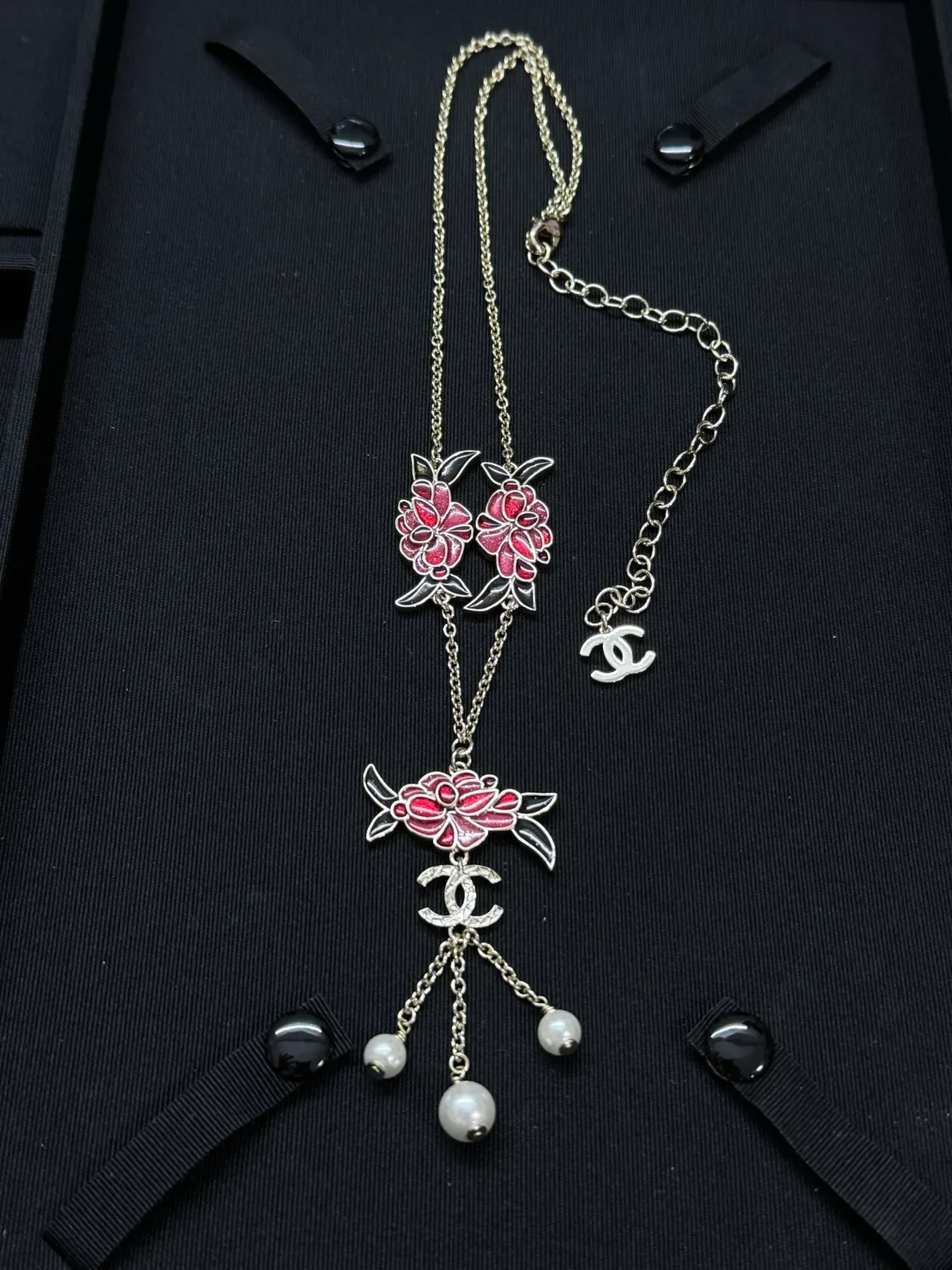 Collier Chanel Floral Émaillé et Perles 3