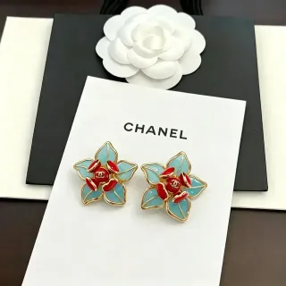 Chanel أقراط فلورال إيمل ستود