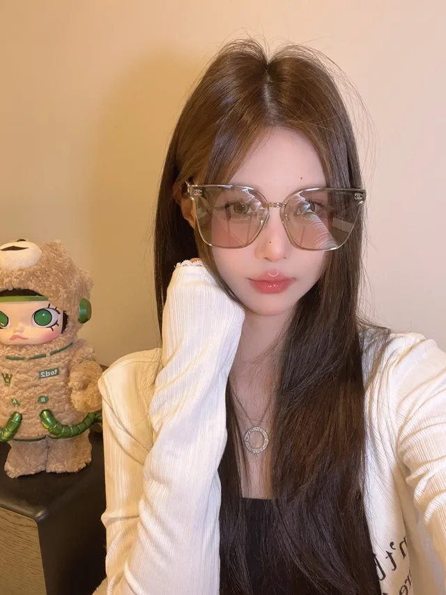 Chanel نظارات شمسية إطار مربع معدني فائق الحجم بني ذهبي 4