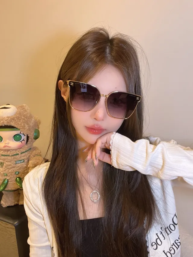 Chanel نظارات شمسية إطار مربع معدني فائق الحجم بني ذهبي 5