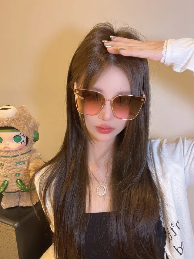 Chanel نظارات شمسية إطار مربع معدني فائق الحجم بني ذهبي 8