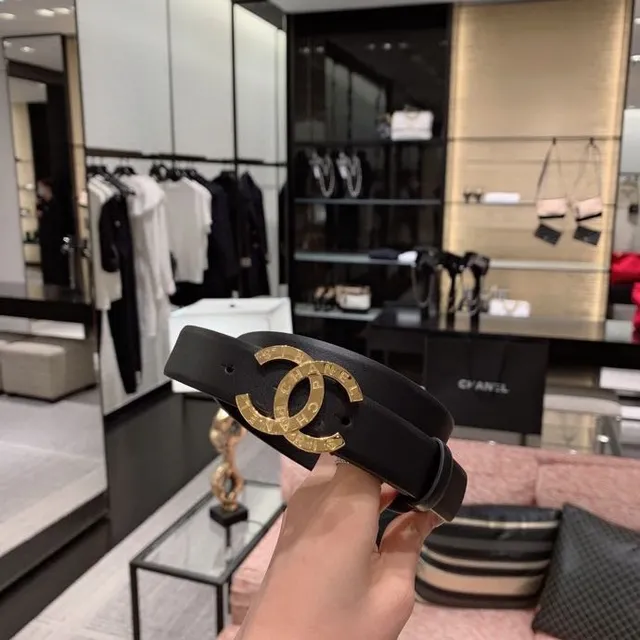 Chanel Interlocking CC Buckle Ceinture en cuir noir 2