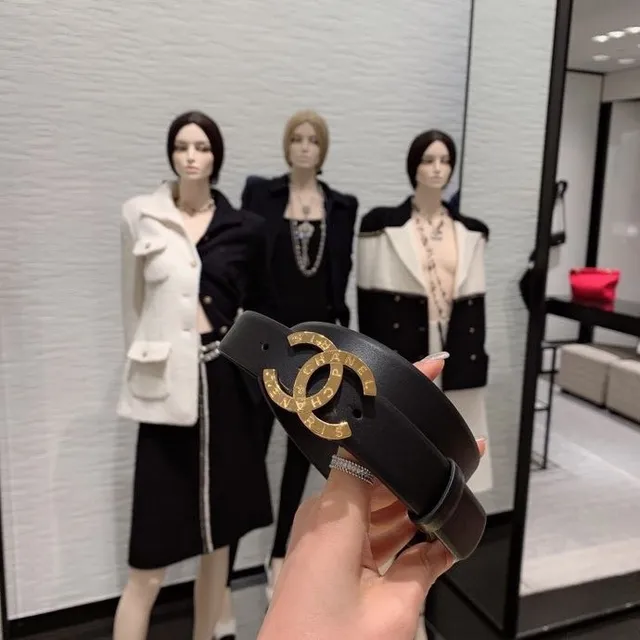 Chanel Interlocking CC Buckle Ceinture en cuir noir 9