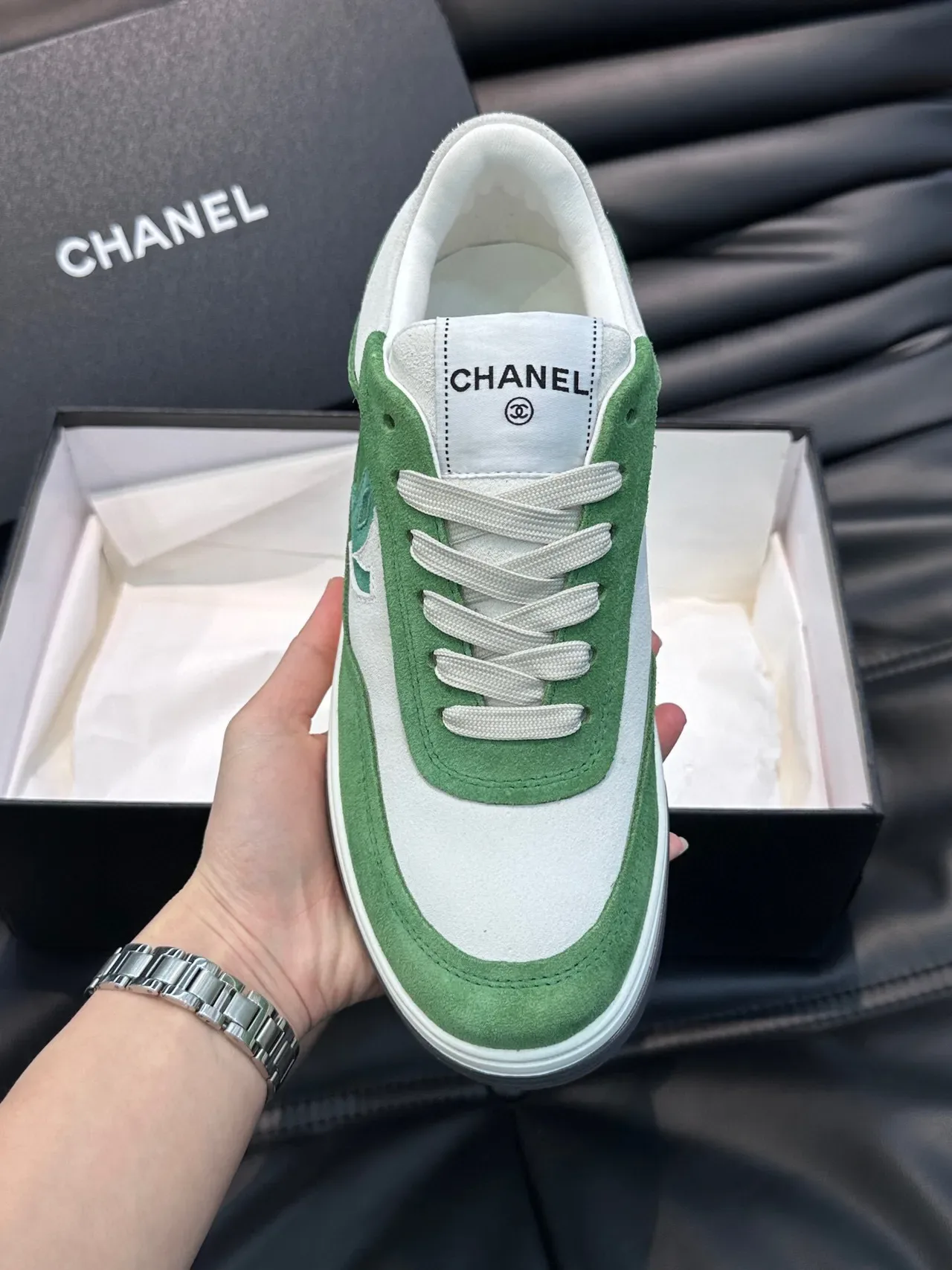 Chanel Lifestyle Sneaker Vert Blanc Low-Top Daim et Cuir Panelé Lifestyle Sneakers 5