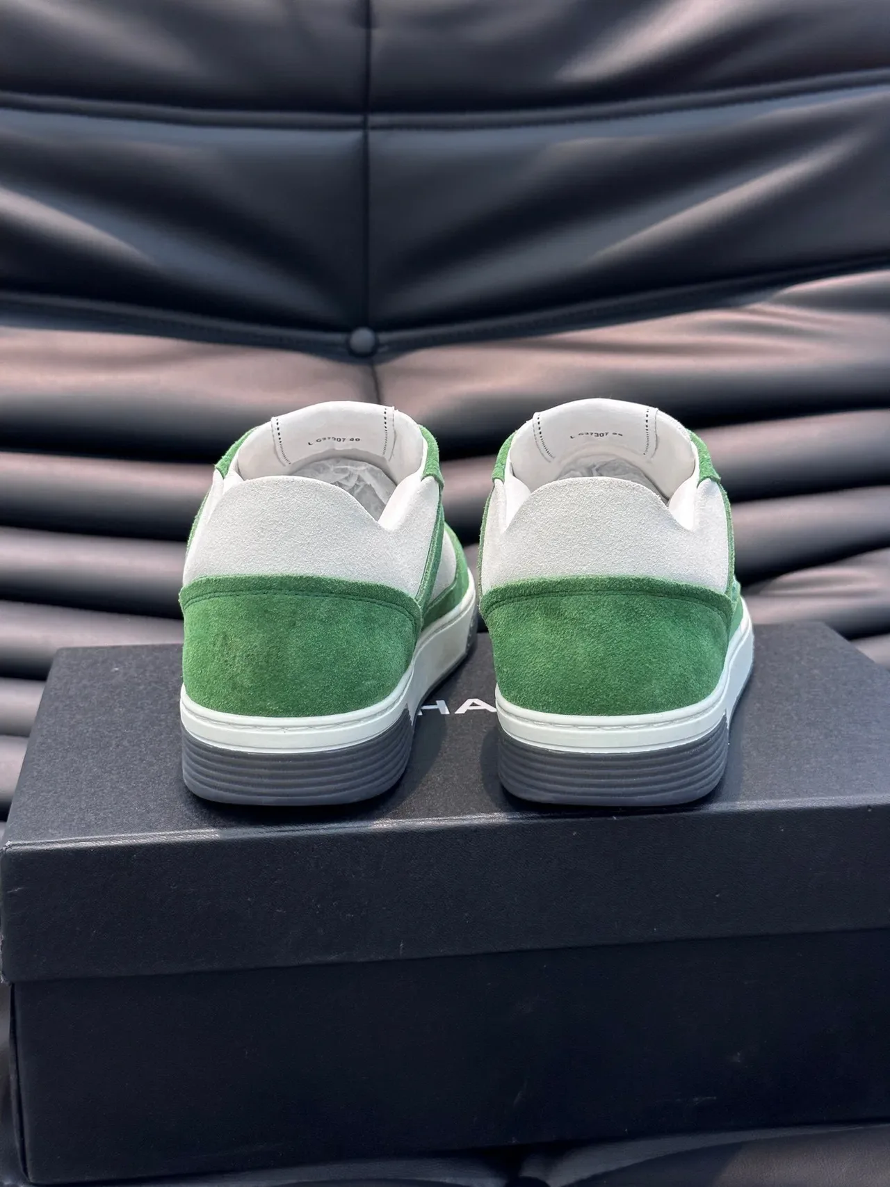 Chanel Lifestyle Sneaker Vert Blanc Low-Top Daim et Cuir Panelé Lifestyle Sneakers 7