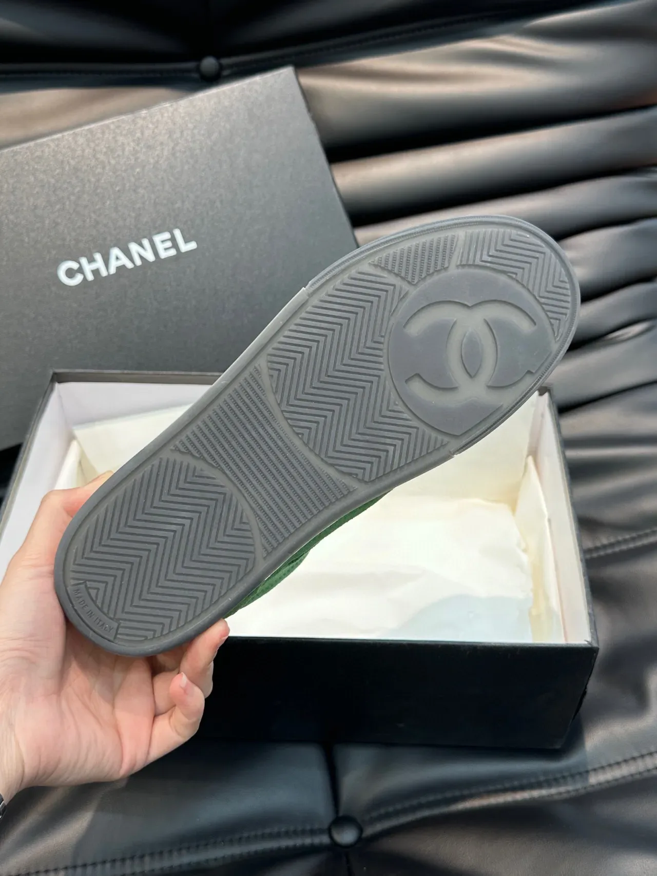 Chanel Lifestyle Sneaker Vert Blanc Low-Top Daim et Cuir Panelé Lifestyle Sneakers 9