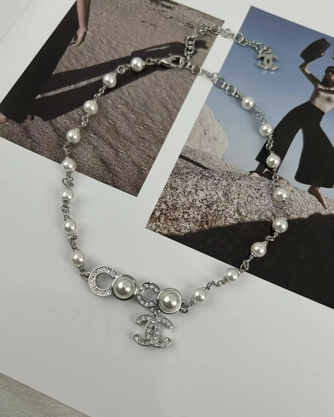 Chanel قلادة لؤلؤ وسلسلة شعار CC 3
