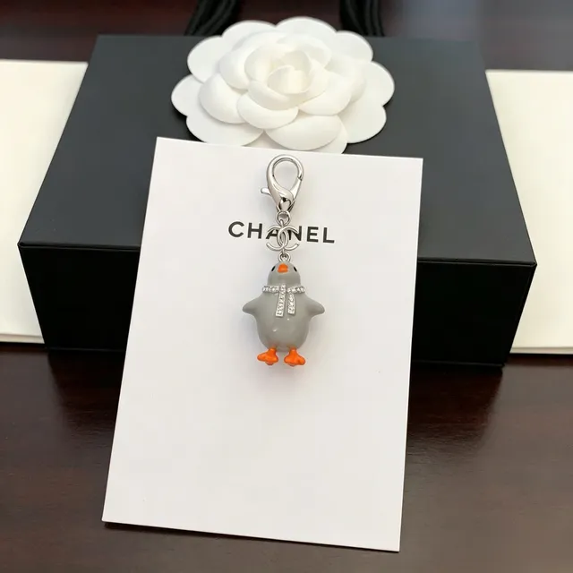 Chanel Charme de Pingouin Gris Orange Orné de Cristaux Écharpe Bijoux 8