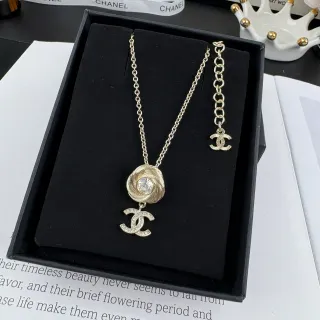 Chanel قلادة ورد ذهبي سلسلة شفافة دوامية