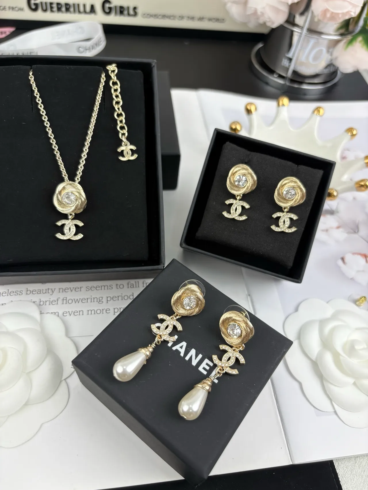 Chanel قلادة ورد ذهبي سلسلة شفافة دوامية 6