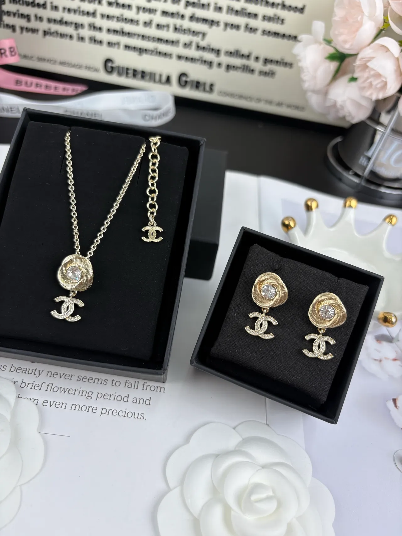 Chanel قلادة ورد ذهبي سلسلة شفافة دوامية 8