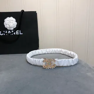 Chanel রুচড বেল্ট সাদা গোল্ড কাপড় ক্রিস্টাল-এম্বেলিশড ইন্টারলকিং CC বাকল চামড়ার বেল্ট