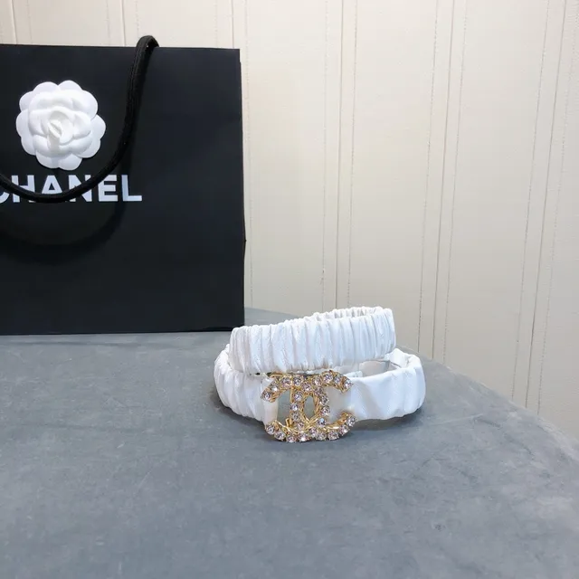 Chanel Ceinture Ruched Or Blanc Tissu Cristal-Embelli Interlocking CC Boucle Ceinture en Cuir 2