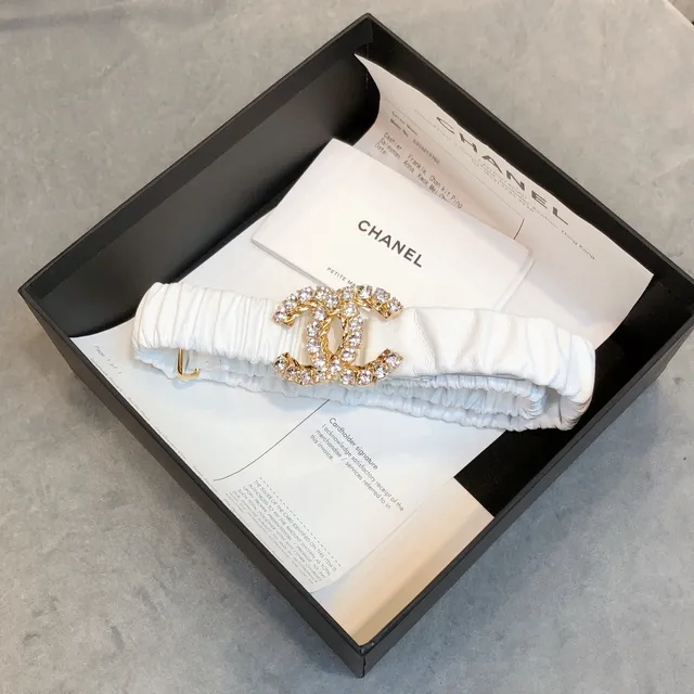 Chanel Ceinture Ruched Or Blanc Tissu Cristal-Embelli Interlocking CC Boucle Ceinture en Cuir 4