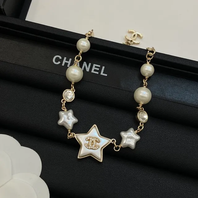 Chanel سوار لؤلؤ ومادربيرل بنمط نجمي 3