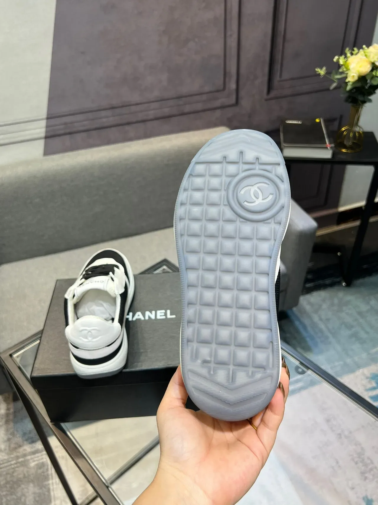 Chanel White Black Low-Top Color-Blocked Lifestyle Sneakers 7