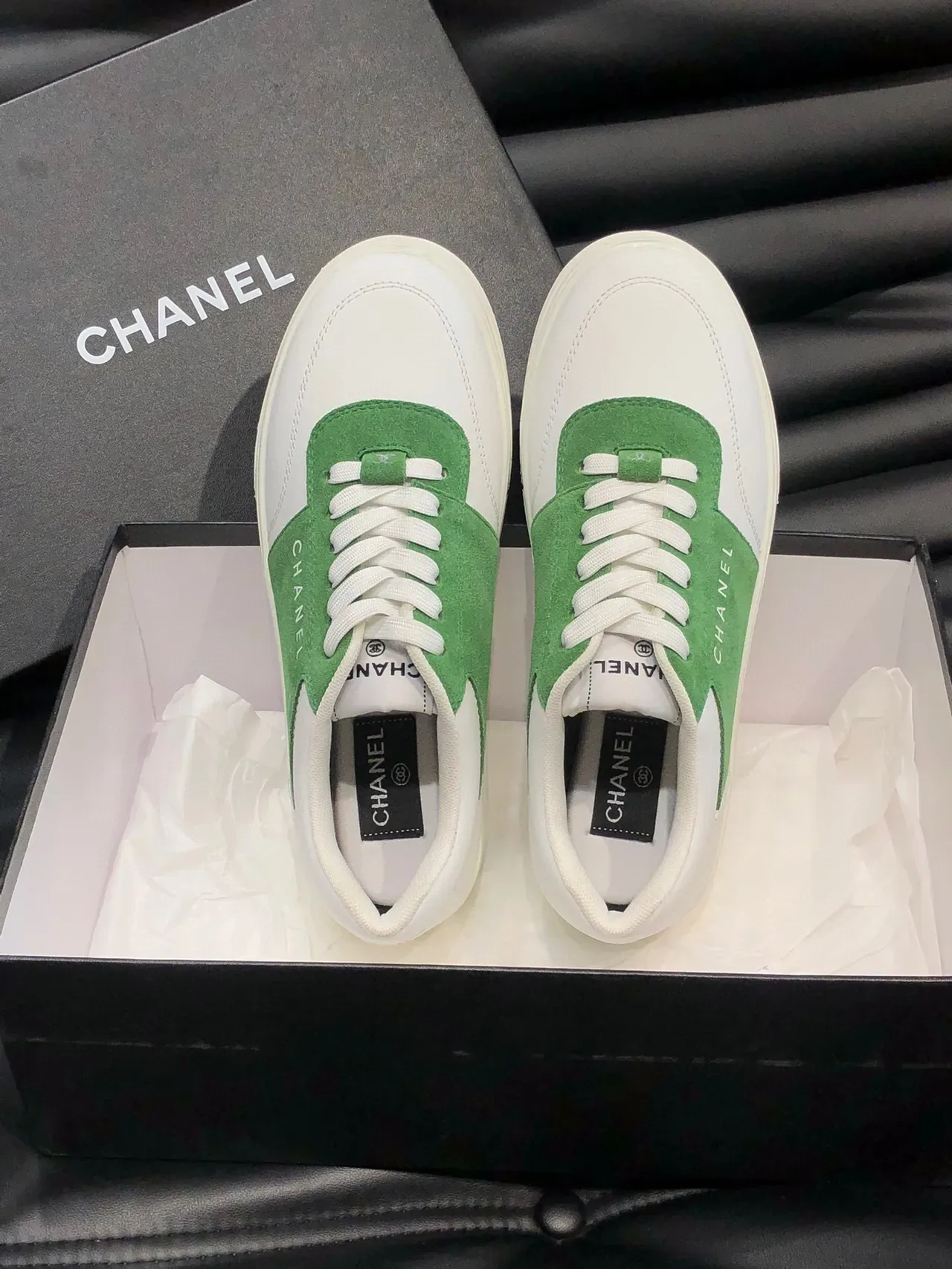 Chanel Sneakers Blanches Vertes Low-Top Bicolore 4