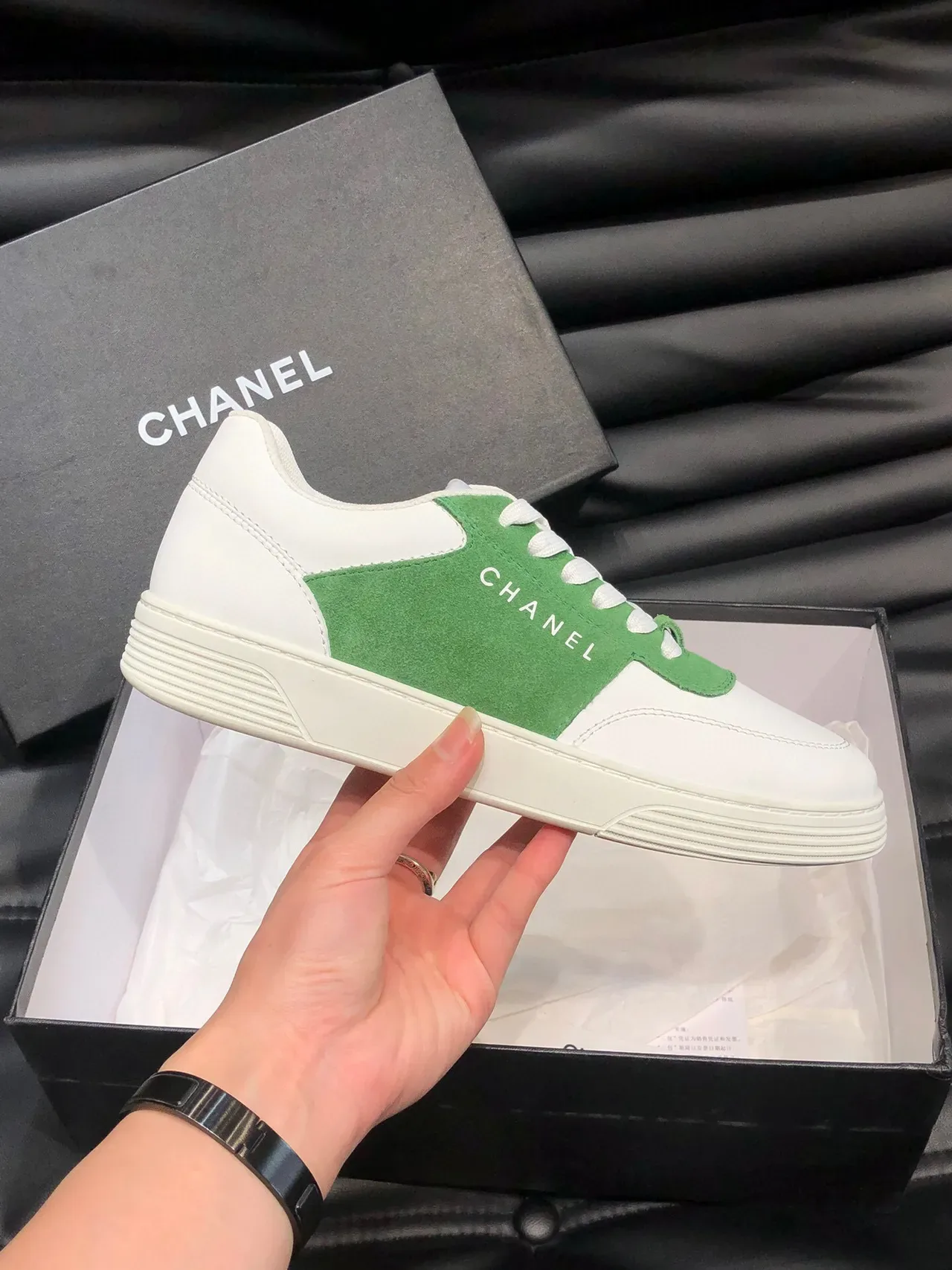 Chanel Sneakers Blanches Vertes Low-Top Bicolore 5