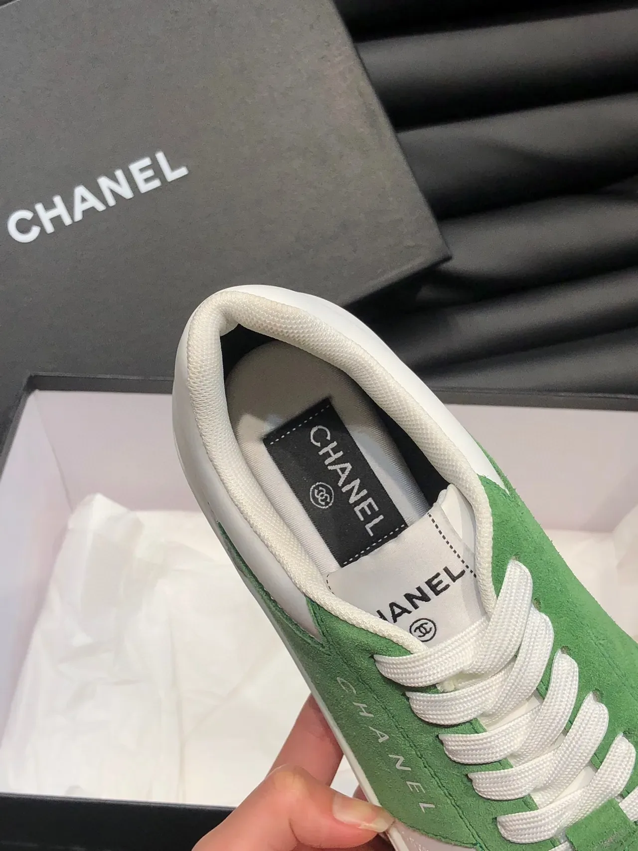 Chanel Sneakers Blanches Vertes Low-Top Bicolore 7