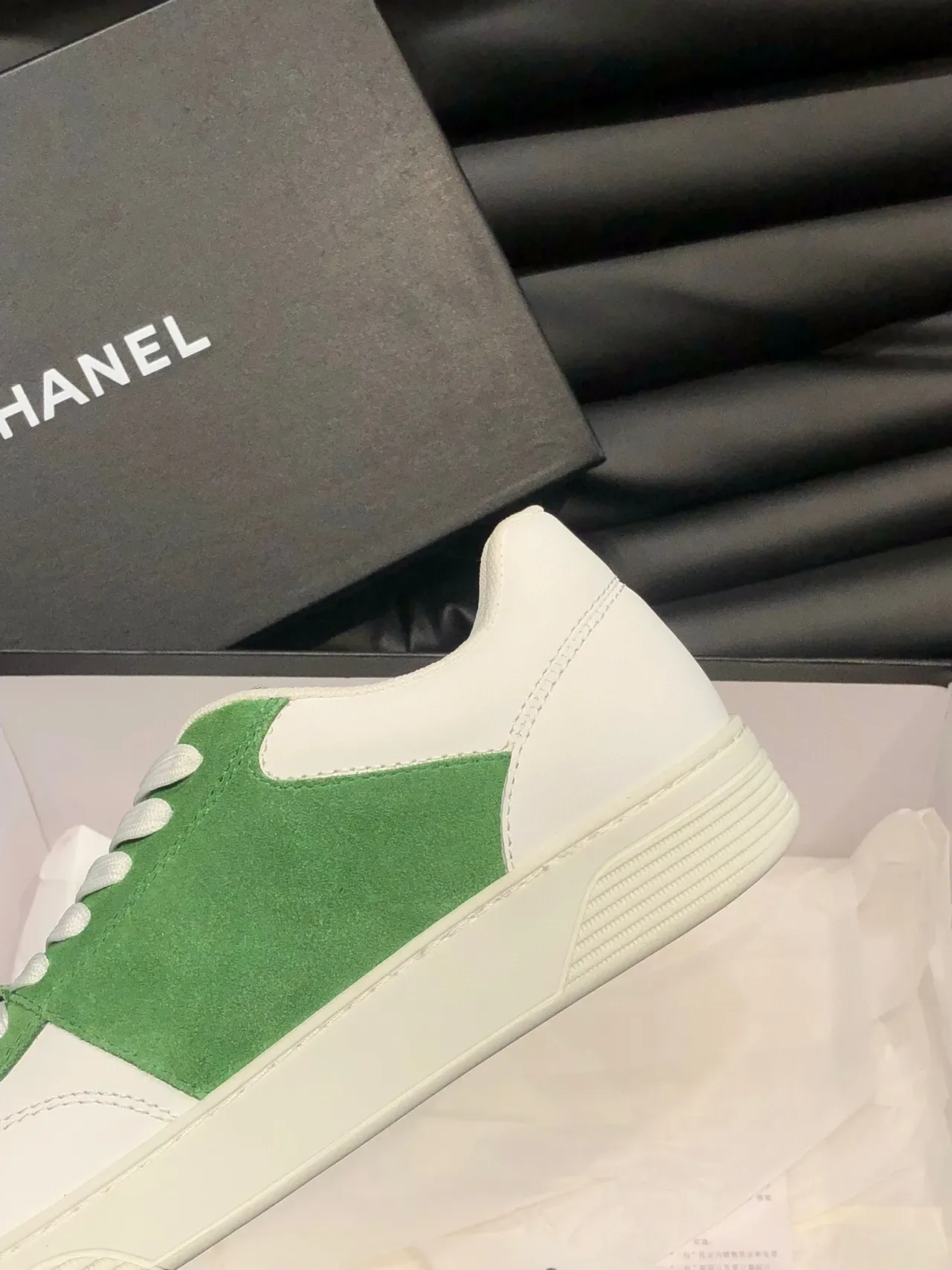 Chanel Sneakers Blanches Vertes Low-Top Bicolore 8