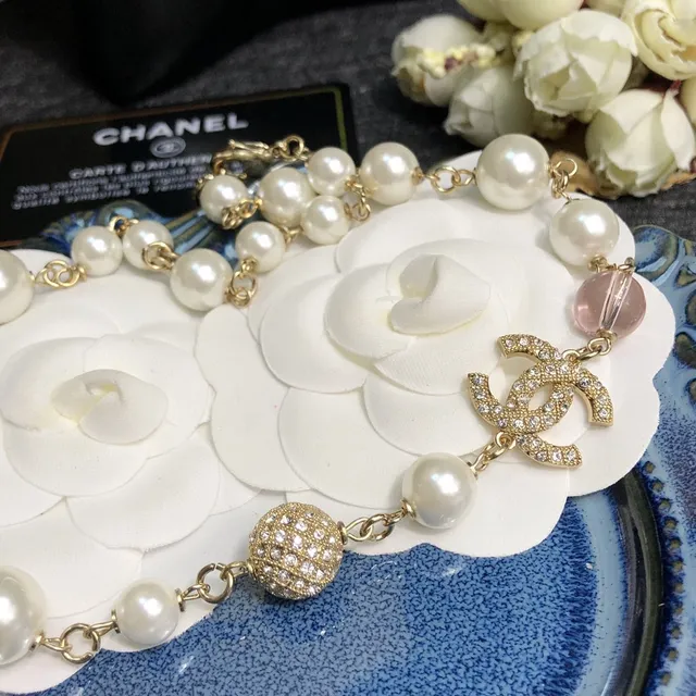 Chanel সাদা গোলাপি মুক্তা এবং কোয়ার্টজ বীড চেইন ক্রিস্টাল সজ্জিত CC Logo হার 6