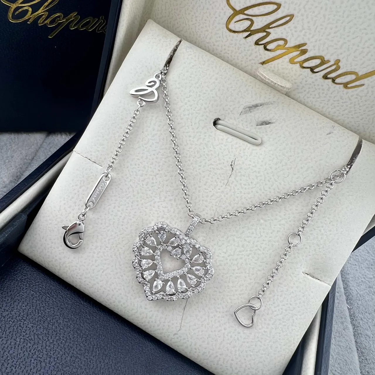 Chopard Silver Gold Heart-Shaped Openwork Pear-and-Round Stone Setting Necklace 5