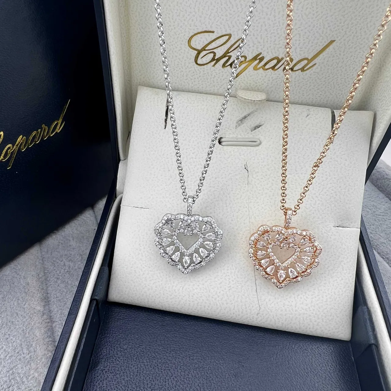 Chopard Silver Gold Heart-Shaped Openwork Pear-and-Round Stone Setting Necklace 8