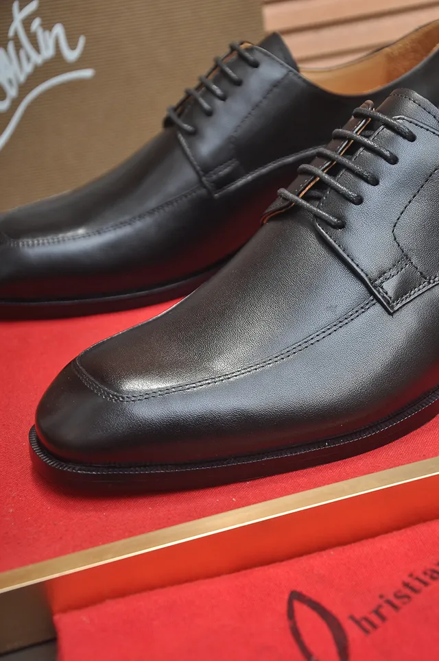 Christian Louboutin Chaussures Oxford à embout noir 2