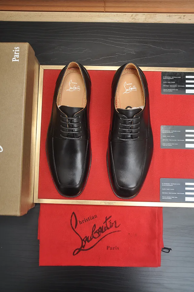 Christian Louboutin Chaussures Oxford à embout noir 5