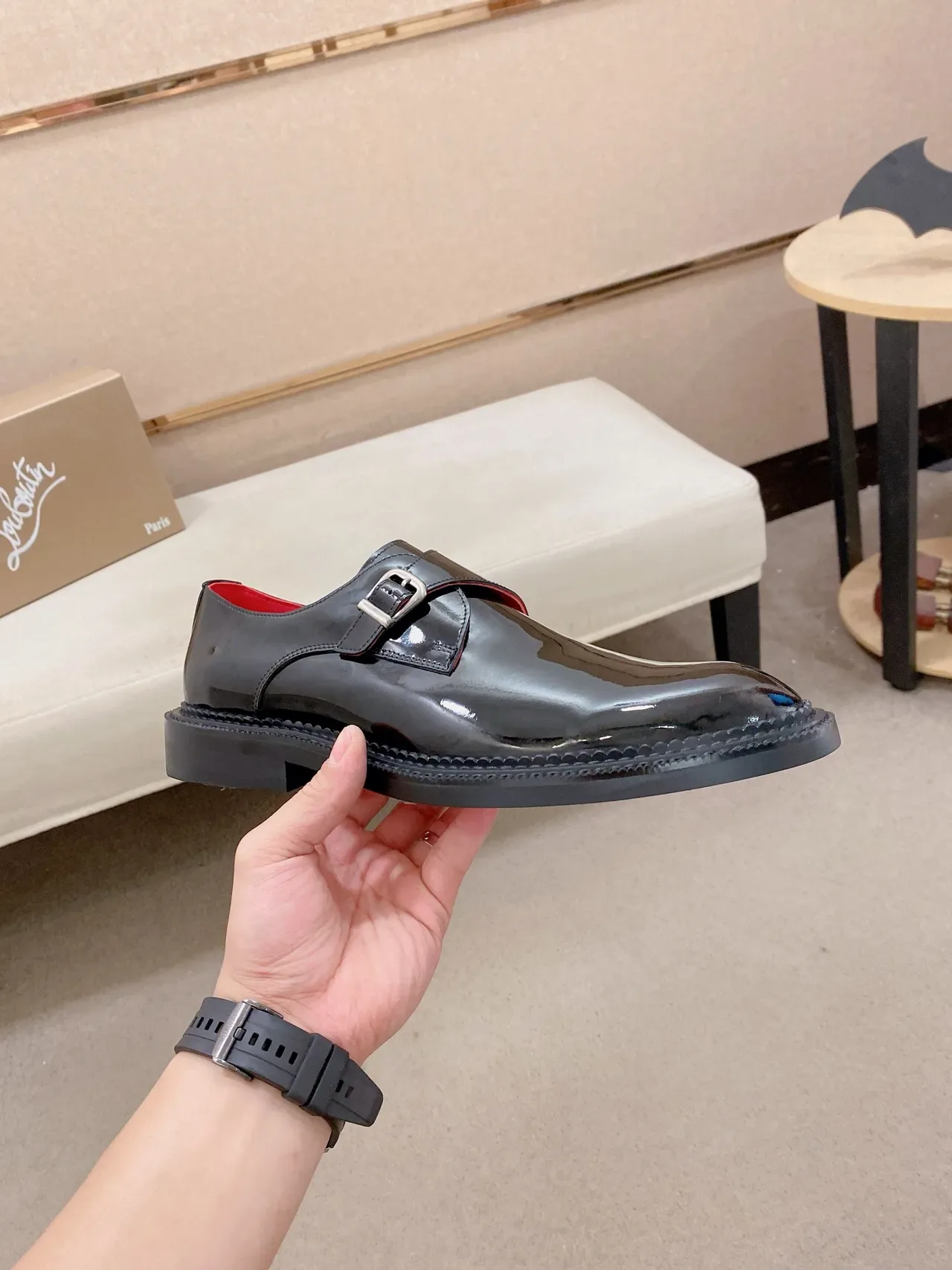 Christian Louboutin 黑红漆皮单带僧鞋 4