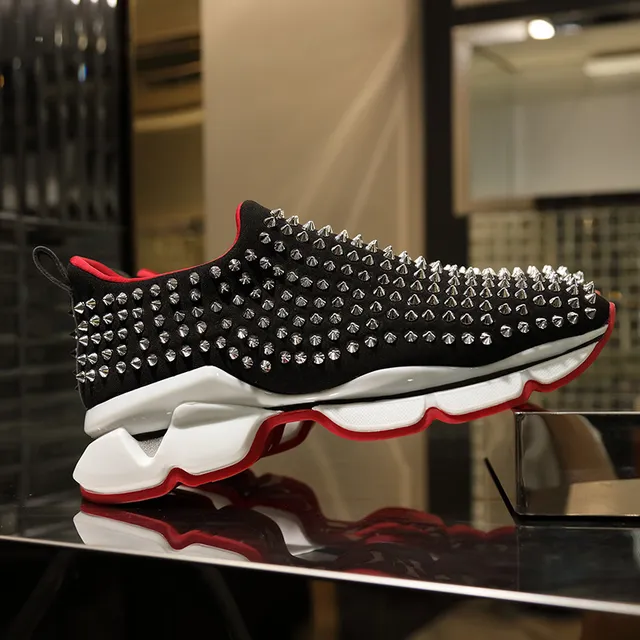 Christian Louboutin أسود أحمر مزخرفة بالمسامير تزلج على حذاء رياضي سميك 4