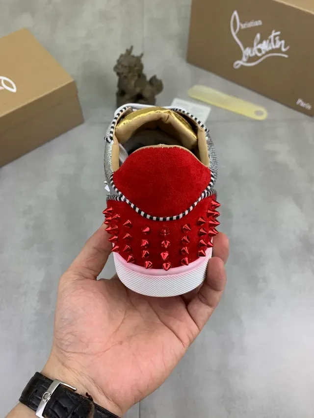 Christian Louboutin কালো সিলভার স্পাইক টো সিকোয়িন্ড উপর লাইফস্টাইল স্নিকার 4