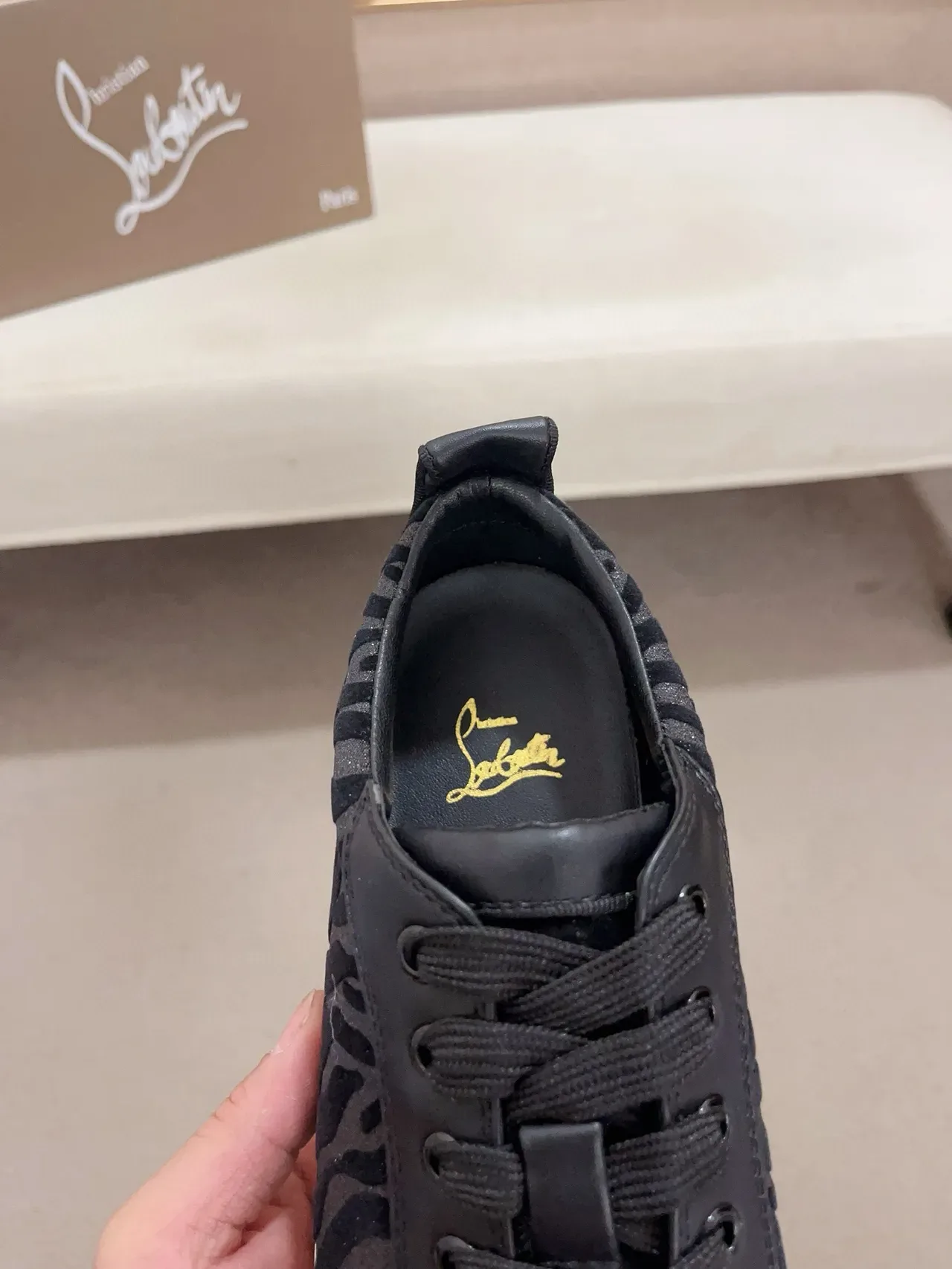 Christian Louboutin أحذية أسلوب حياة سوداء وبيضاء رأس حذاء مسامير لوحة مخمل مطبوعة زيبرا 6