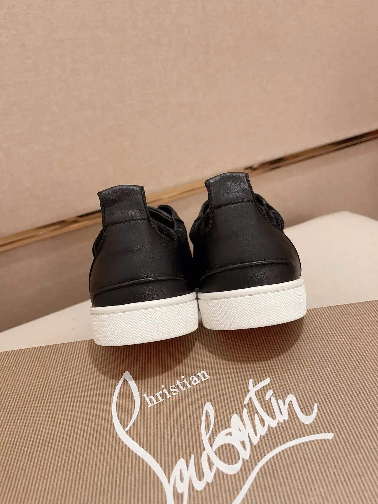 Christian Louboutin أحذية أسلوب حياة سوداء وبيضاء رأس حذاء مسامير لوحة مخمل مطبوعة زيبرا 8
