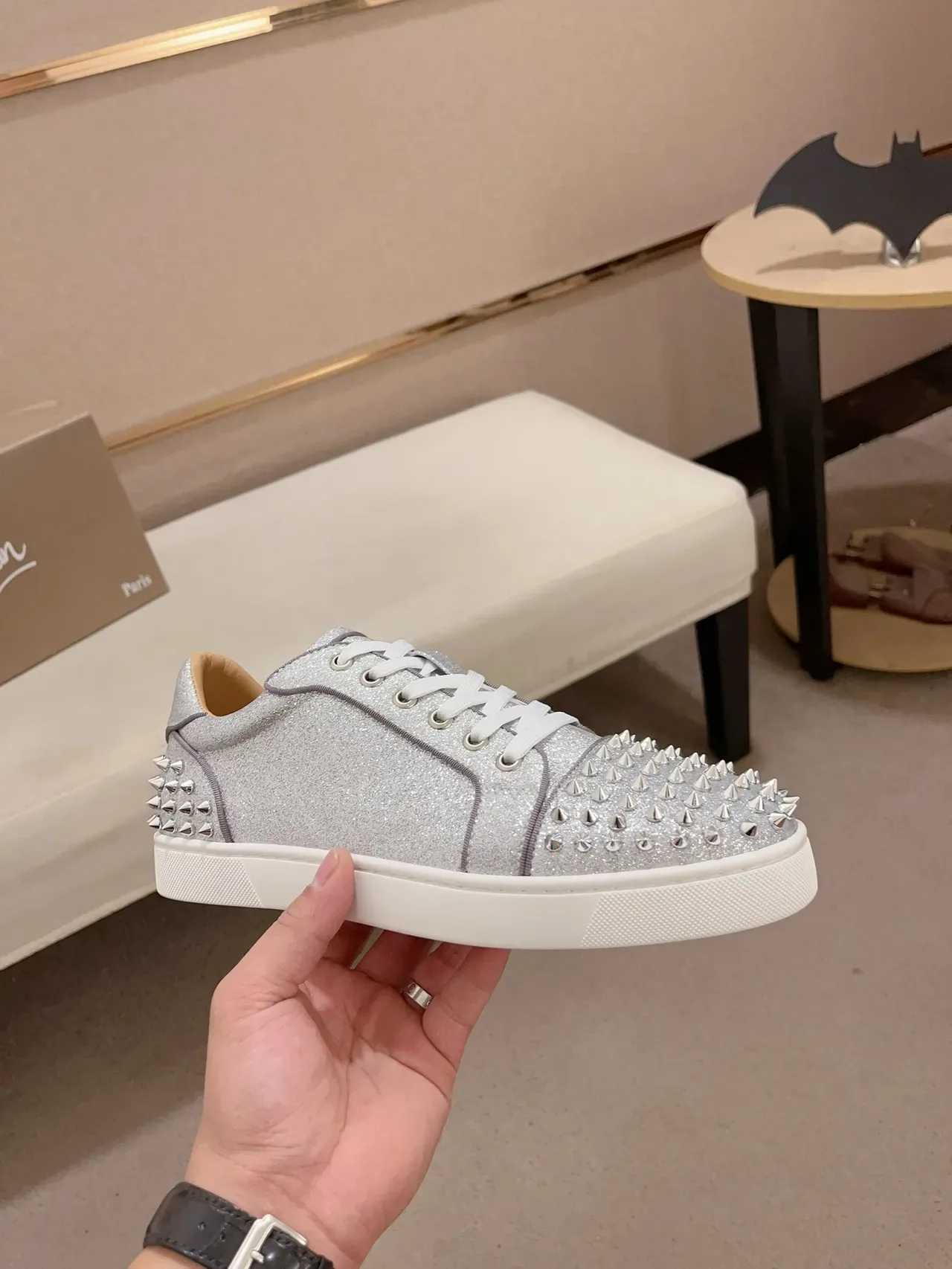 Christian Louboutin Louis Spikes 银色闪粉 钉饰生活方式运动鞋 4
