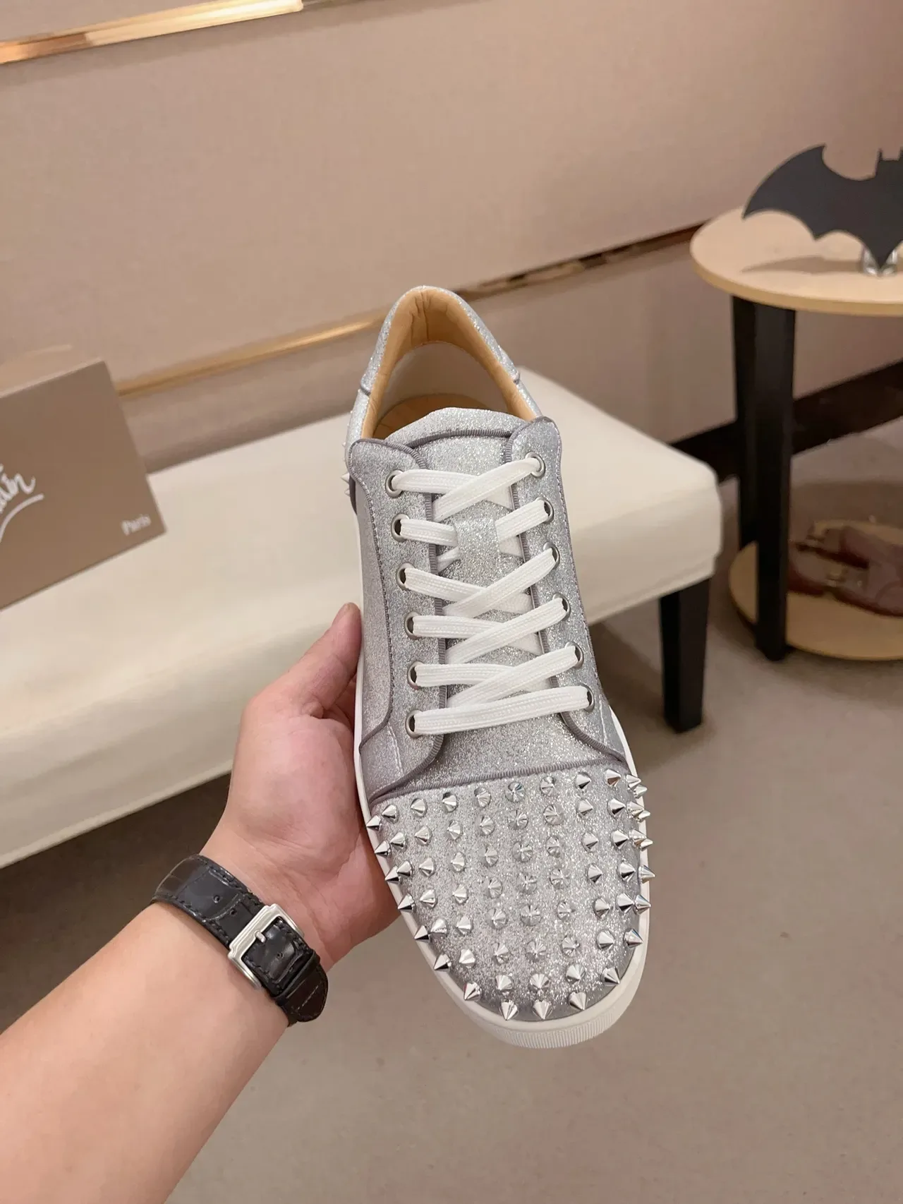 Christian Louboutin Louis Spikes 银色闪粉 钉饰生活方式运动鞋 5
