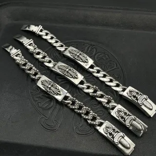 Chrome Hearts क्रॉस प्लेक चांदी कर्ब-लिंक ब्रेसलेट