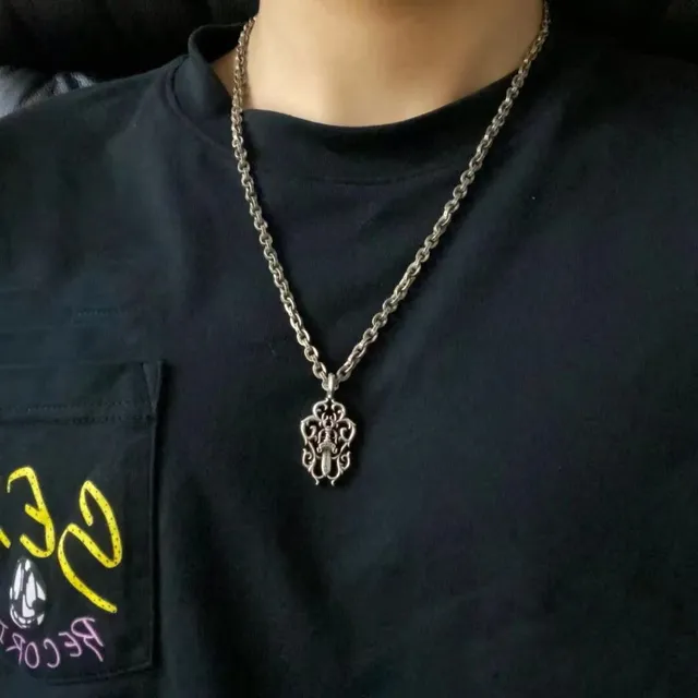 Chrome Hearts Collar plateado negro gótico filigrana motivo de daga 3