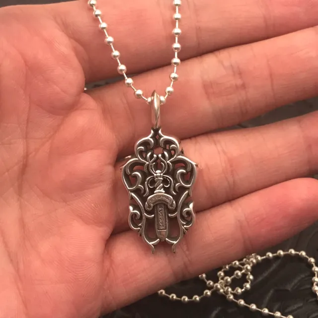 Chrome Hearts Collar plateado negro gótico filigrana motivo de daga 6