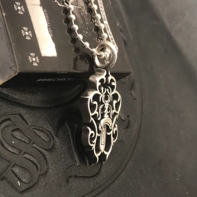 Chrome Hearts Collar plateado negro gótico filigrana motivo de daga 8