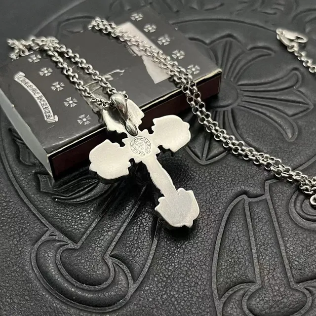 Chrome Hearts Collier argenté noir orné gothique filigrane de volutas 5