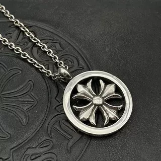 Chrome Hearts चांदी काला पॉलिश किया मेटल गोलाकार ढांचा पेंडेंट हार 2