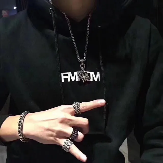 قلادة Chrome Hearts نجمة داود منحوتة 4