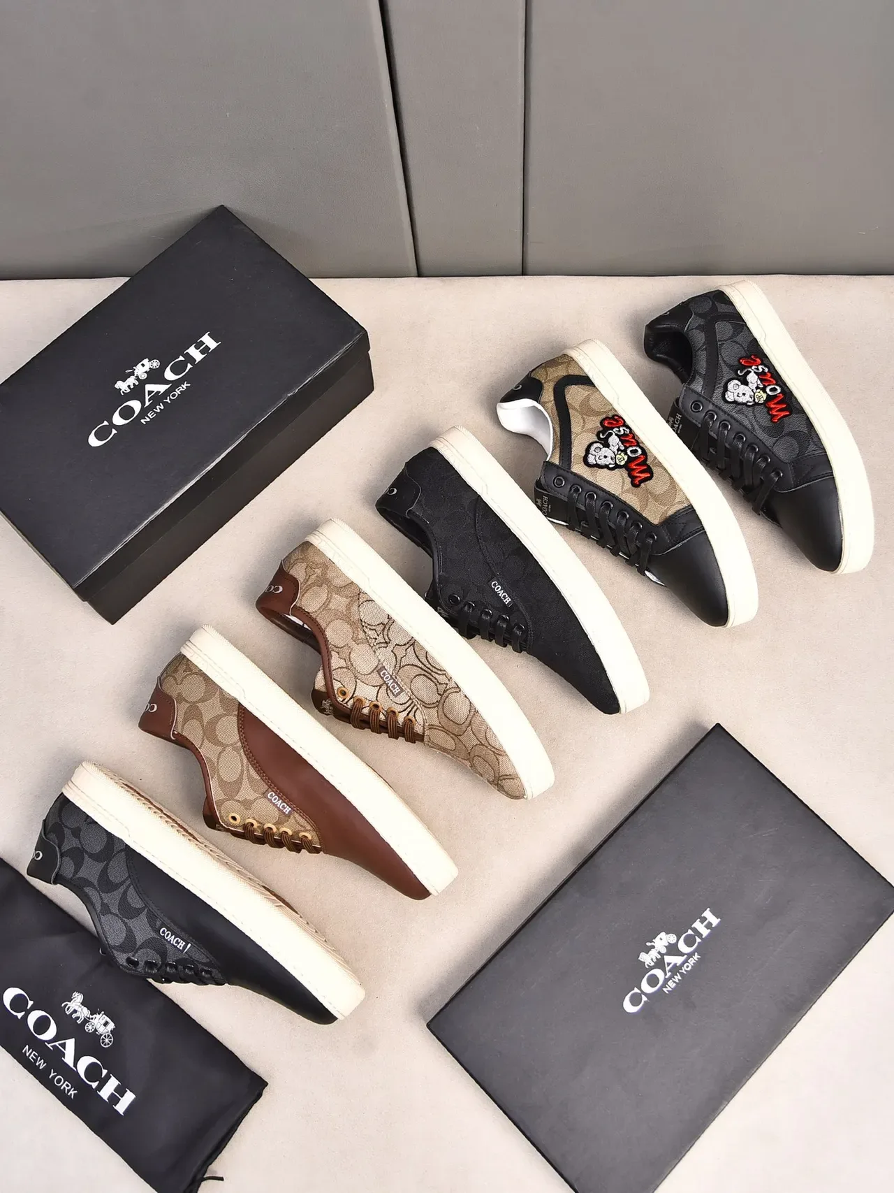 Coach Noir Beige Parche de Personnage Brodé Panneau Latéral à Impression de Monogram Sneakers Lifestyle 2