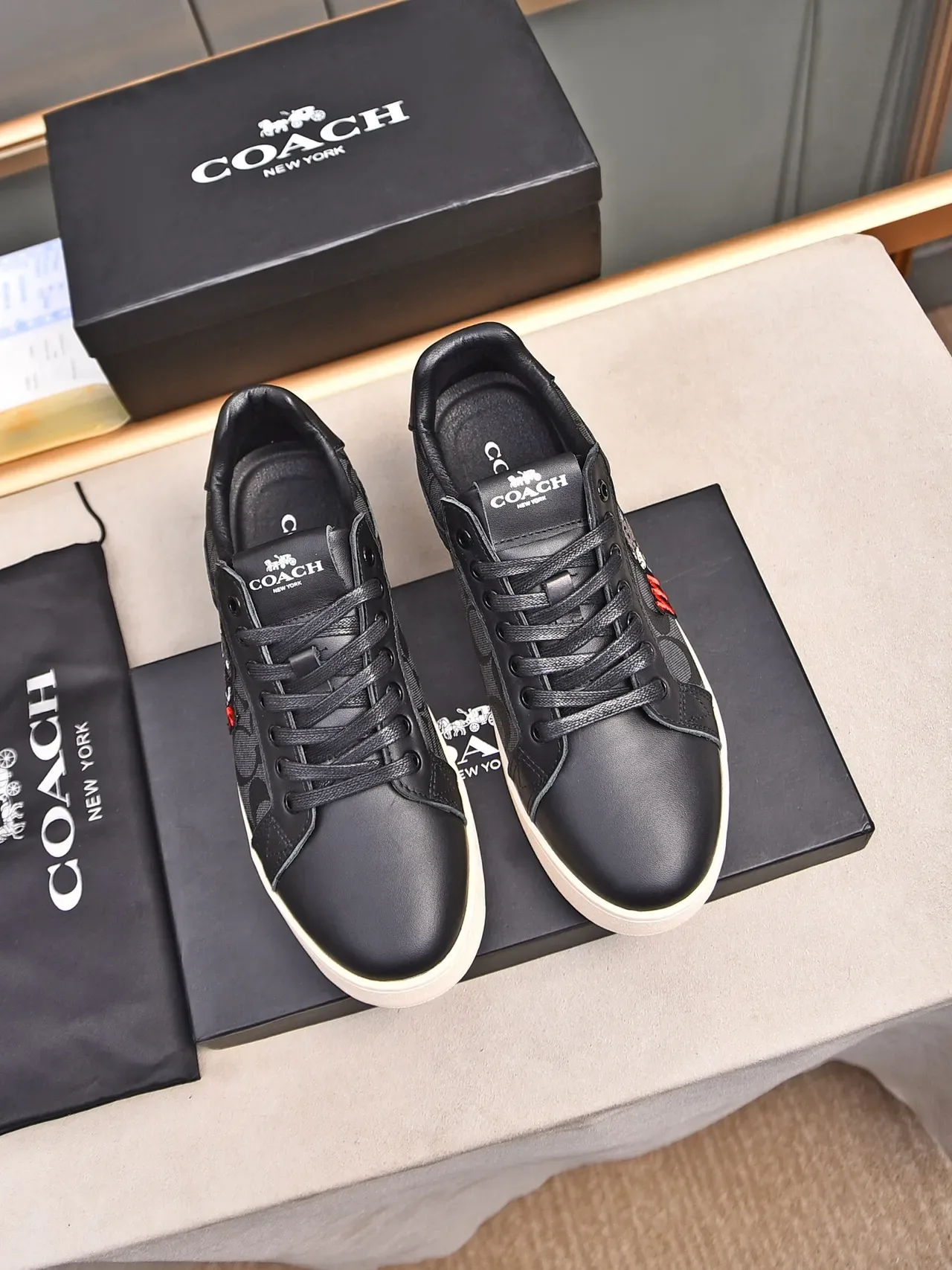 Coach Noir Beige Parche de Personnage Brodé Panneau Latéral à Impression de Monogram Sneakers Lifestyle 4