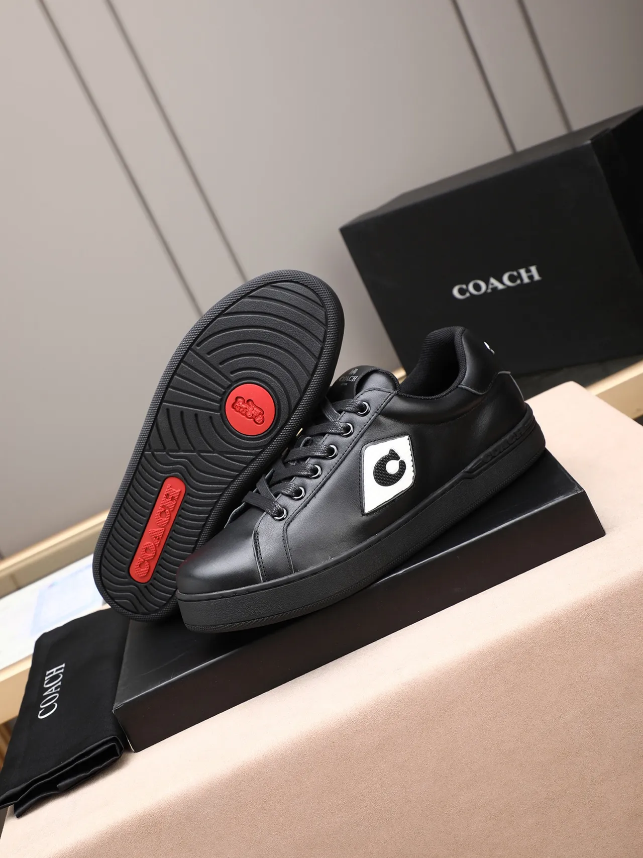 Coach C-Signature Tênis estilo de vida de couro preto com logo de escudo 4