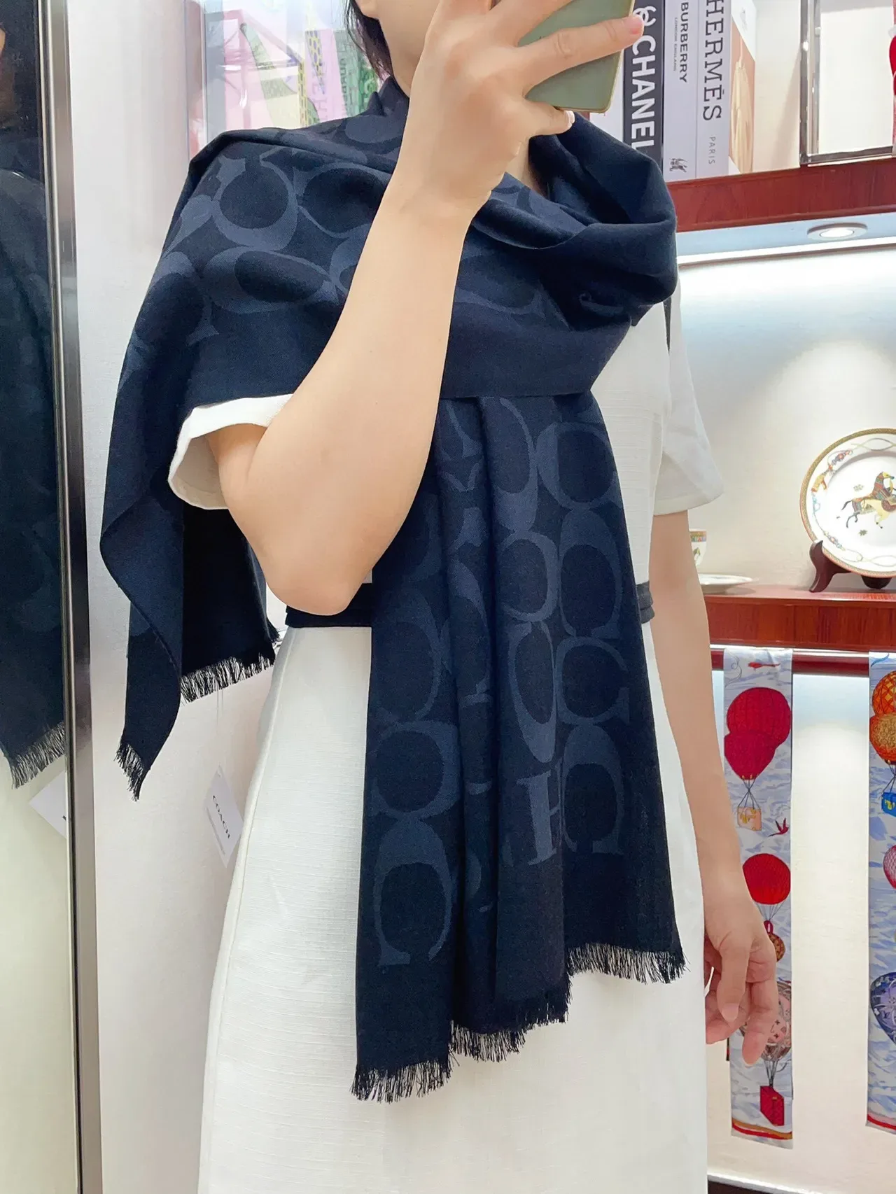 Coach Navy Monogram-Print Fringed وشاح 2