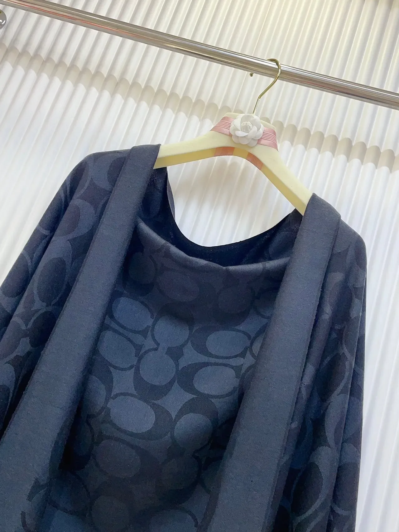 Coach Navy Monogram-Print Fringed وشاح 5