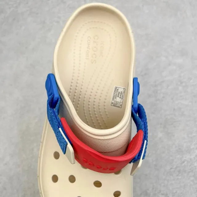 Crocs Echo Clog bege azul vermelho chinelos 6