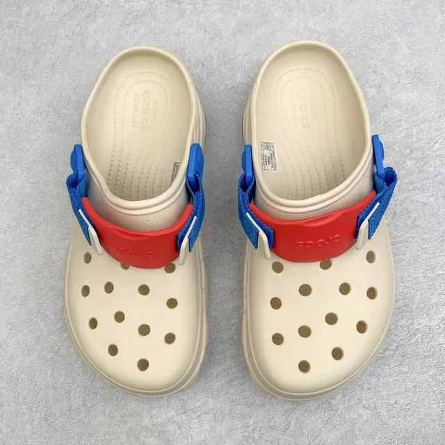 Crocs Echo Clog bege azul vermelho chinelos 9